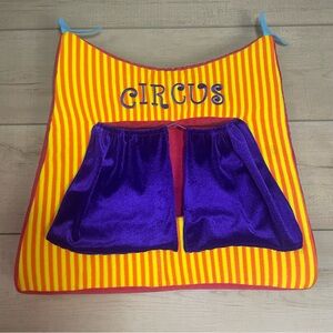 Manhattan Toy Plush Table Top Puppet Theater Stage CIRCUS 15"x16" 2006